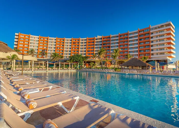 Hotels Close to Airport Crown Paradise Club Cancun