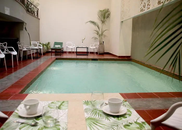 Gardi Hotel & Suites