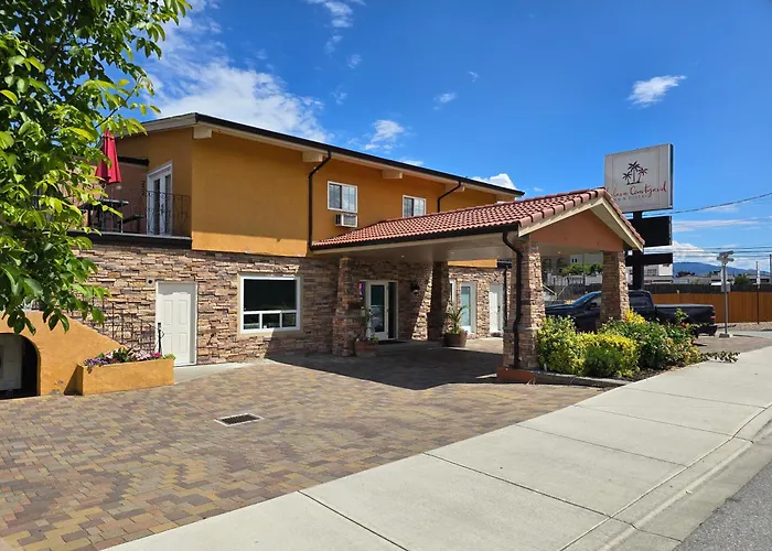 Family resorts Sahara Courtyard Inn & Suites Osoyoos