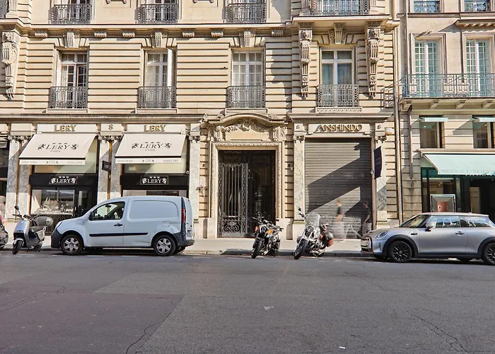 Quartier Rue De La Paix Free Netflix