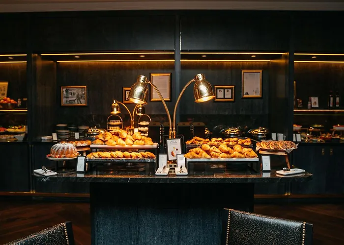 Hotel com jacuzzi: Hilton Vienna Plaza