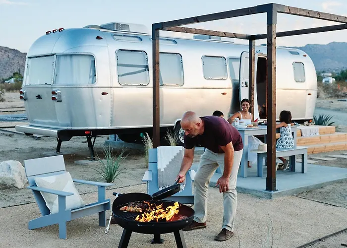 3 star hotel: Autocamp Joshua Tree