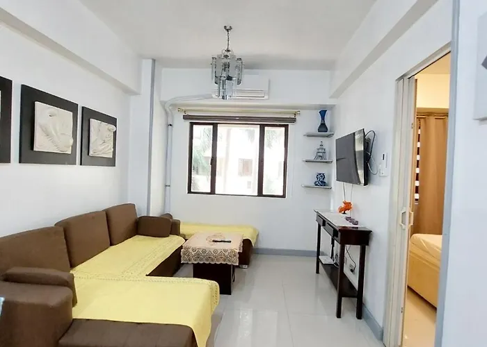 1Br Condotel - Forbes Town Road Near St Lukes Bgc
