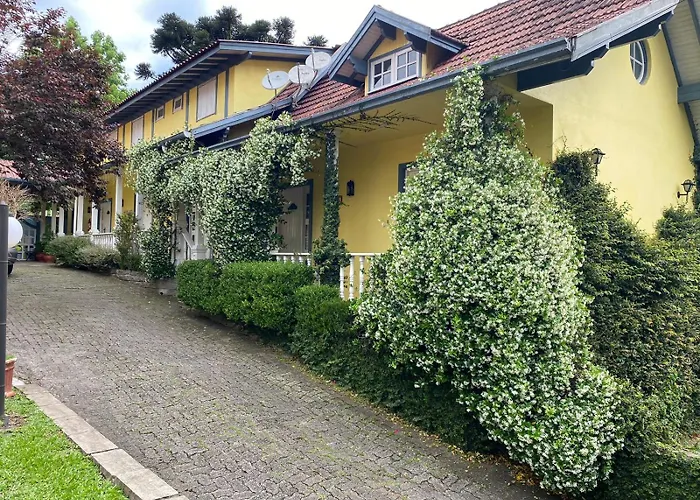  s Sulla Collina Centro de Gramado localizado próximo da rua Coberta