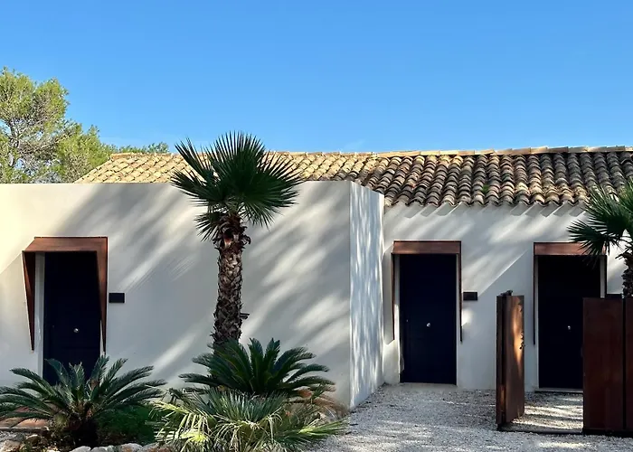 Araja Villa&Suite By Geocharme