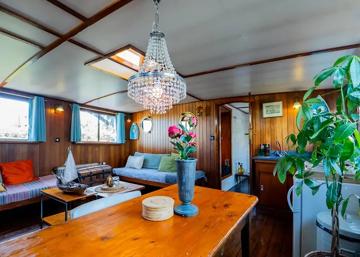 B&B: Boat 'Opoe Sientje'