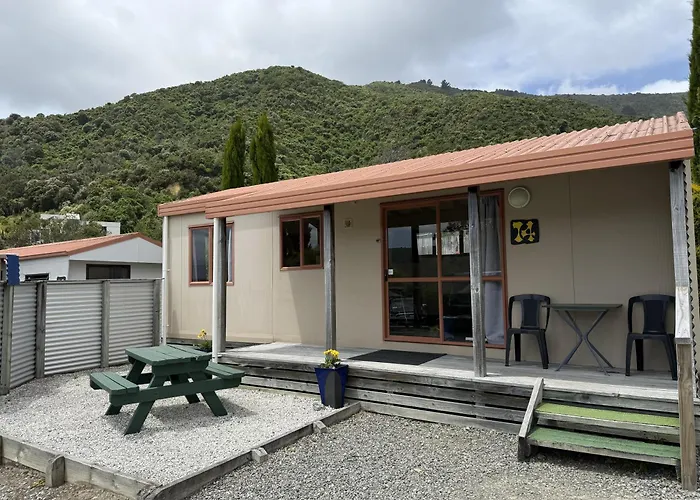 Cheap hotel: Picton'S Waikawa Bay Holiday Park