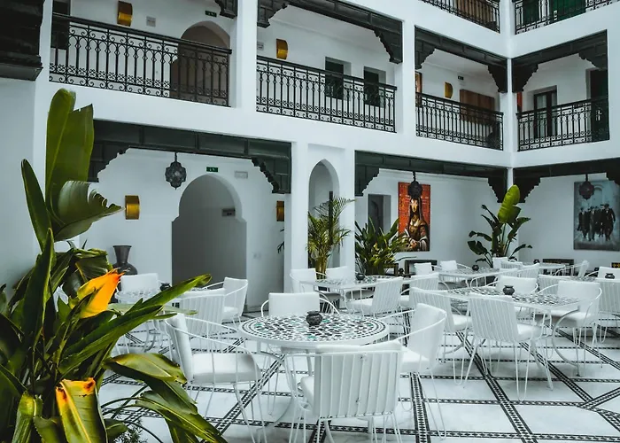 555 Hotel Clubbing Adults Only