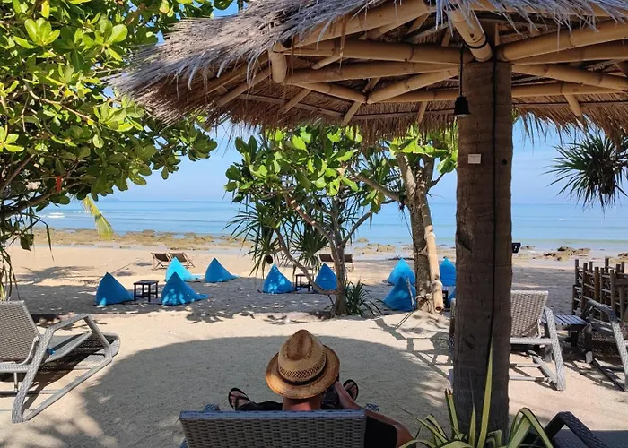 Family Hotel: The Lazy Lodge