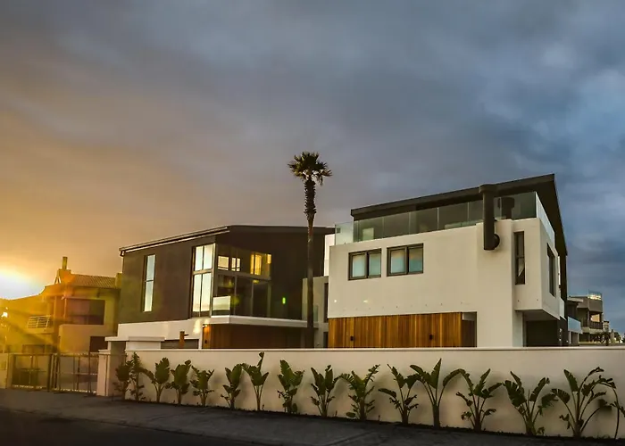 Ocean 9 - Sunset Beachfront Residency