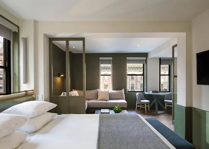 Resort: Moxy Nyc Times Square