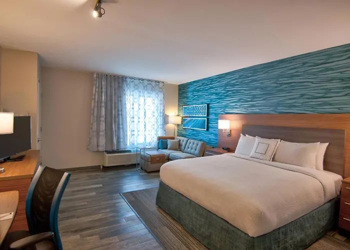 Towneplace Suites By Marriott Airport