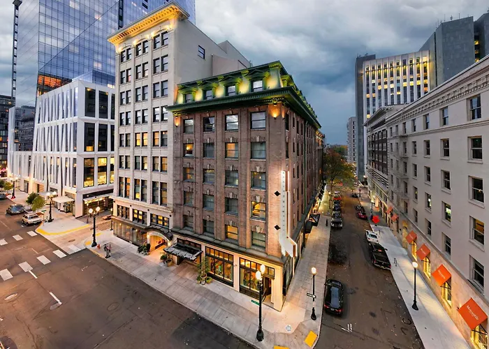 Central hotel: Woodlark Hotel Portland, A Tribute Portfolio Hotel