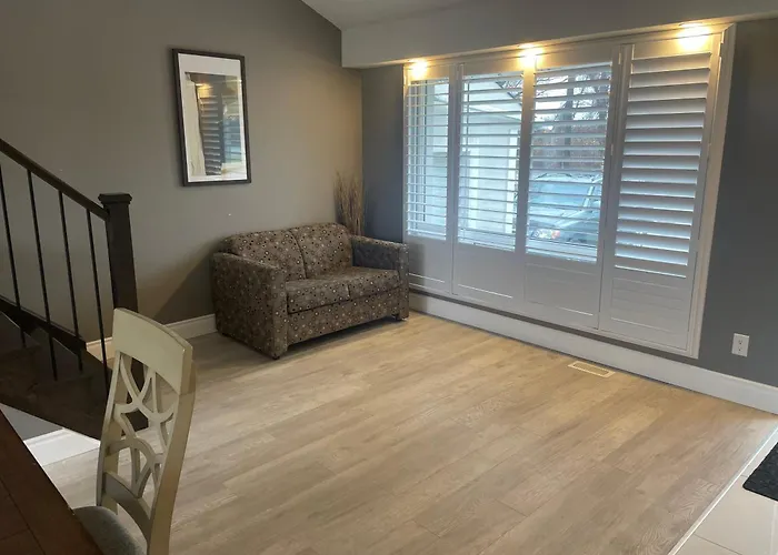 Country In The City - Wonderful Complimentary Breakfast Delivered Daily To House