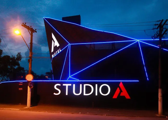Hotel com jacuzzi: Motel Studio A