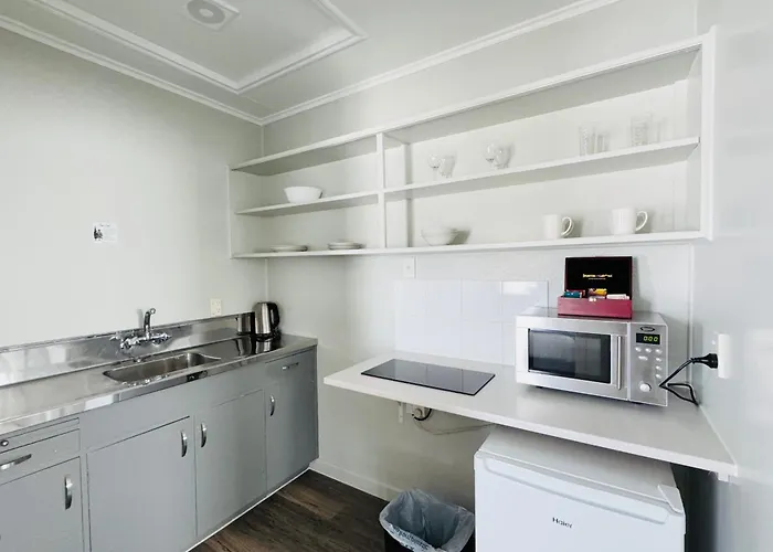 3 star hotel: Kensington Motel