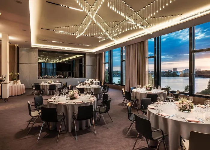 Central hotel: Le Meridien Hamburg