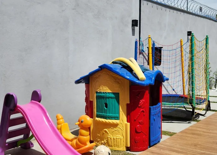 Sobrado novo e lindo com piscina