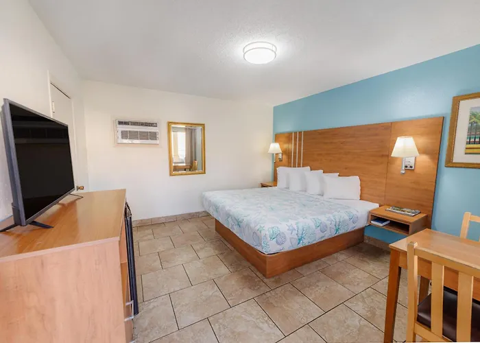 Motel: Dunes Inn & Suites - Tybee Island