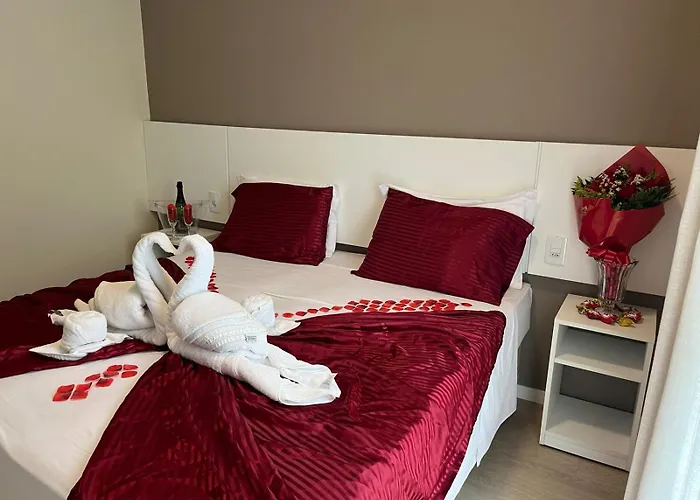 Caravaggio Praia Hotel
