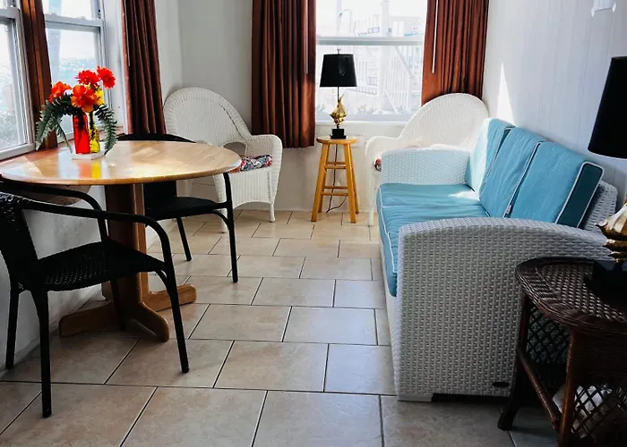 Buccaneer Quarters&Suites