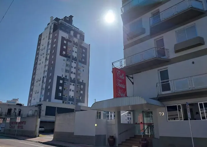 Hotel 3 estrelas: Colle Tourist Hotel Luxo