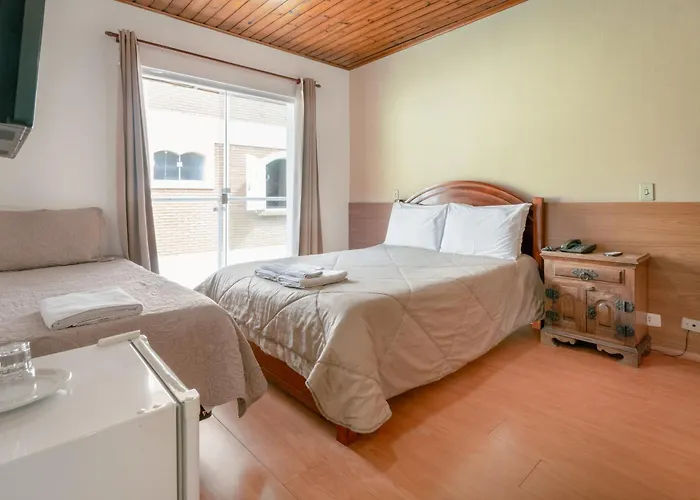 Hotel para famílias: Hotel Geneve - 2km do Capivari