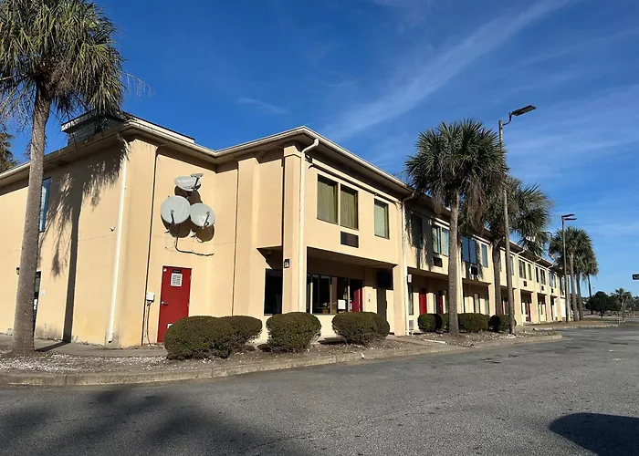 Guest Cottage & Suites By Oyo Brunswick-Golden Isles