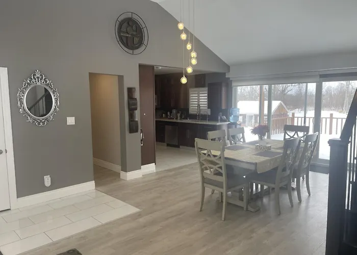 Country In The City - Wonderful Complimentary Breakfast Delivered Daily To House