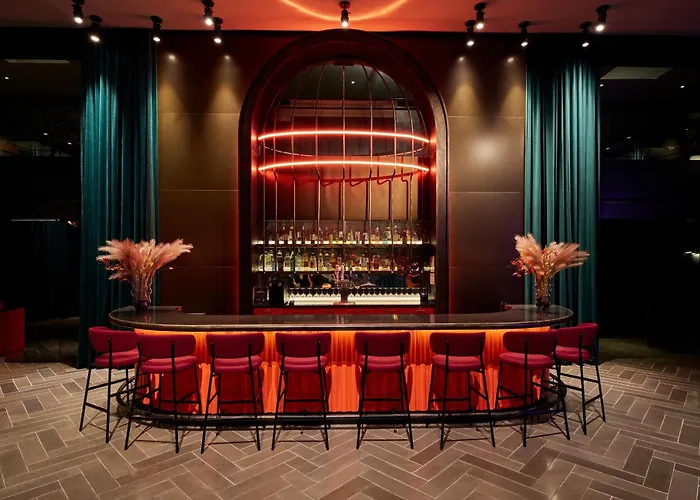 Romantic hotel: Paramount Times Square - A Generator Hotel