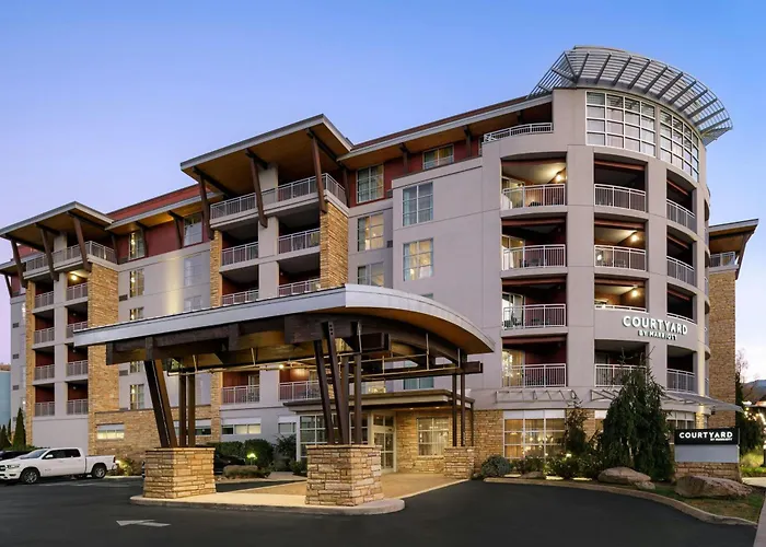 Family Friendly Hotels Courtyard By Marriott Gatlinburg Downtown