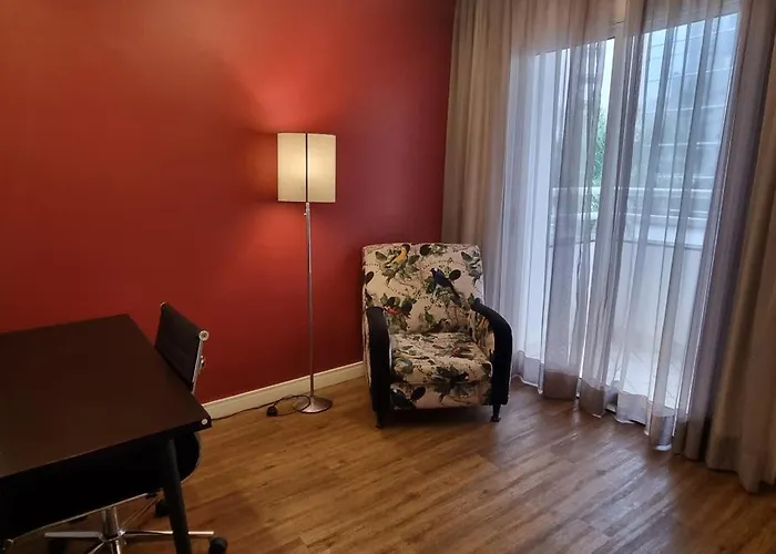 Flat moderno aconchegante mobiliado e com sacada Ibirapuera
