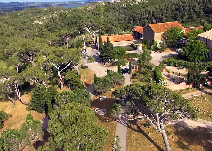 Chambres D'Hotes Chateau De Jonquieres
