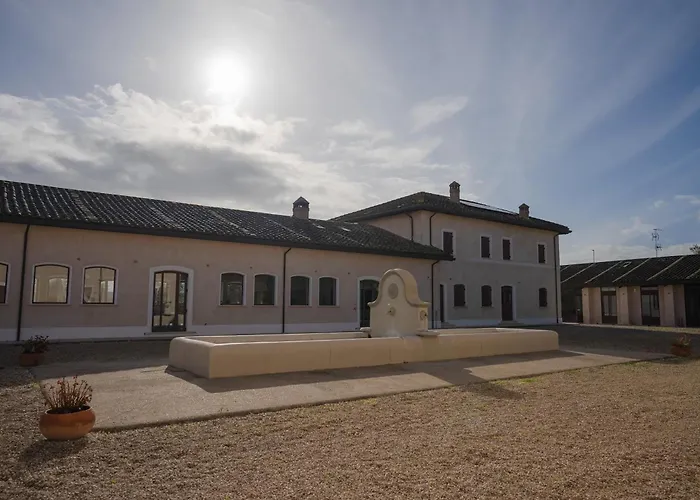 Villa con piscina: Borgo Pallavicini Mori