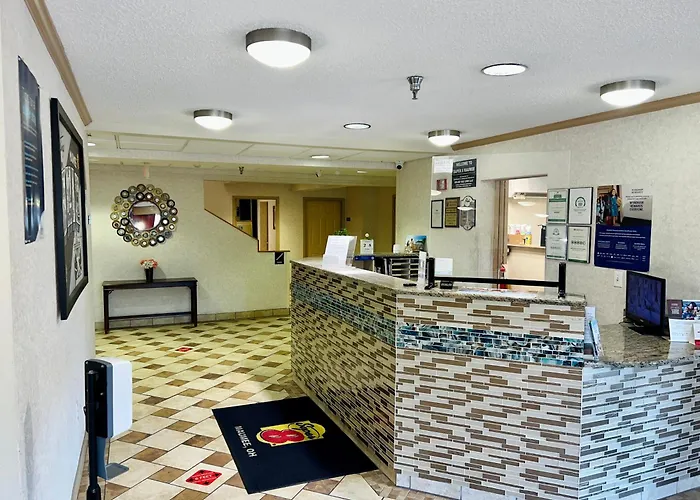 Motel: Super 8 By Wyndham Maumee Perrysburg Toledo Area