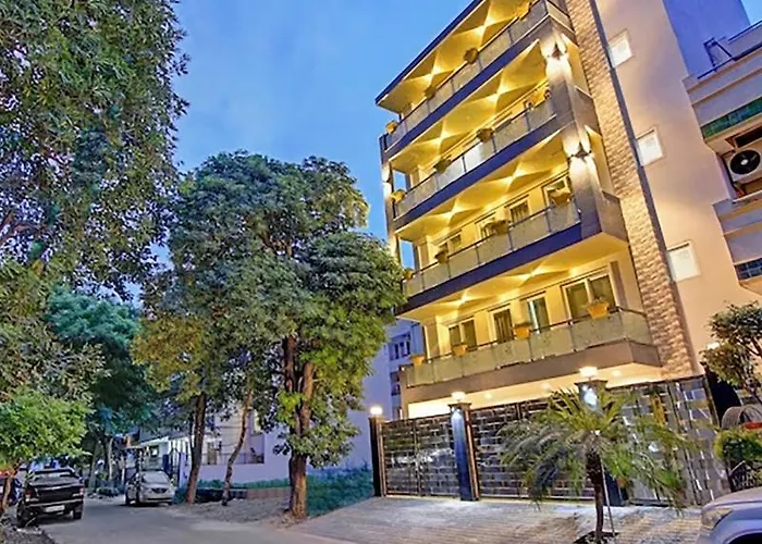 Nuab House - Near Fortis, Max, Medanta, Paras Hospitals And Huda Metro