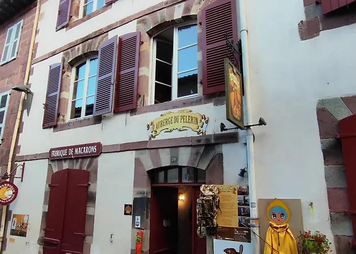 Du Pèlerin- Auberge De Charme En Pierre Avec Vue Sur Les Montagnes