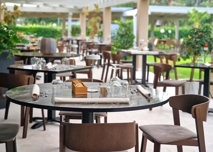 Hotel con piscina: Hotel Villa Elsa