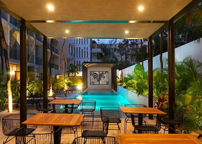 Stylish Condo For 4 Rooftop & Pool Access