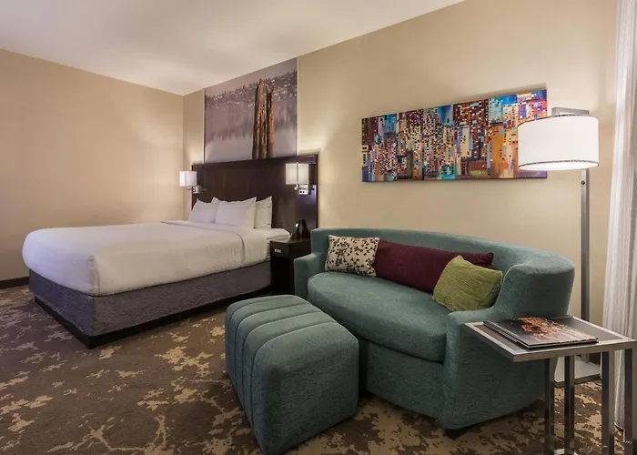 Airport Hotel: Courtyard By Marriott Portland City Center