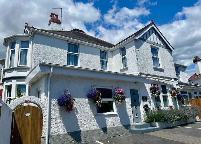 Guest house: Bentley Lodge