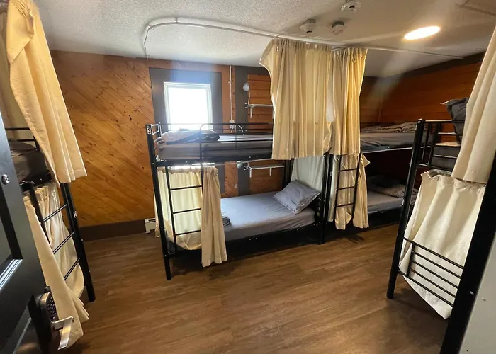 The Hostels Party - The Canmore