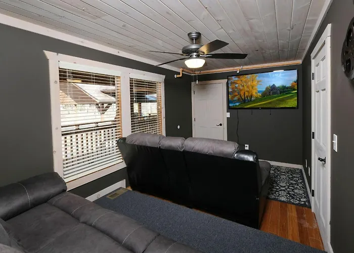 Vacation rental: Rocky Top Lodge