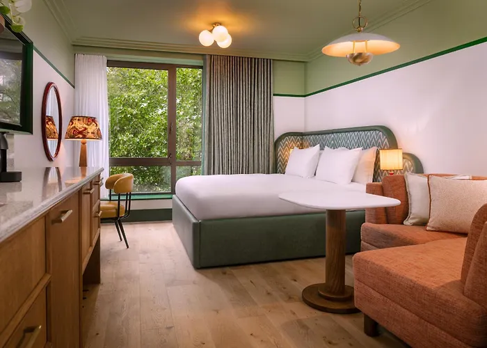 Hotels With Four Stars July - London Victoria