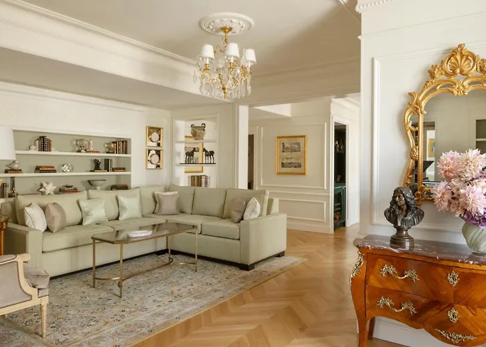 Hotel 5 stelle: Four Seasons Hotel George V Paris