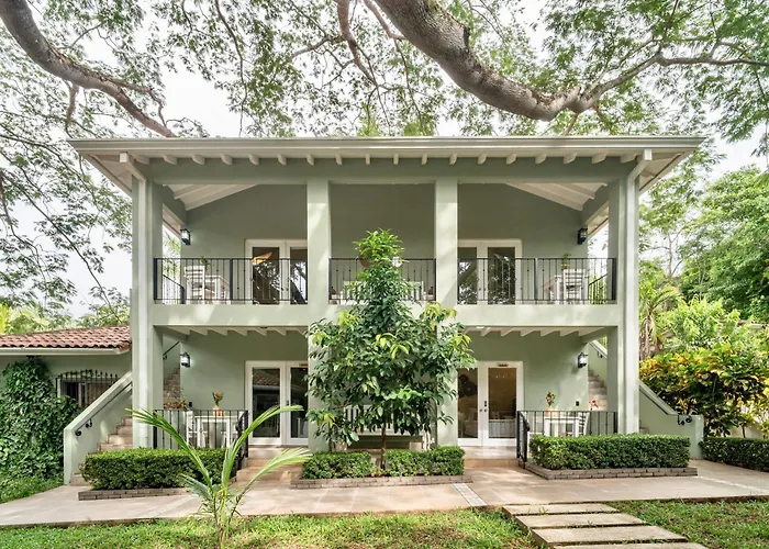 Central hotel: Hotel Casa Leona