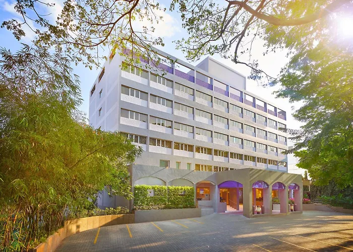 5 star hotel: Vivanta Bengaluru Residency Road
