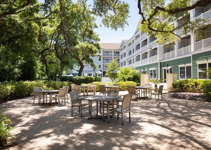 Central hotel: Hampton Inn & Suites Jekyll Island
