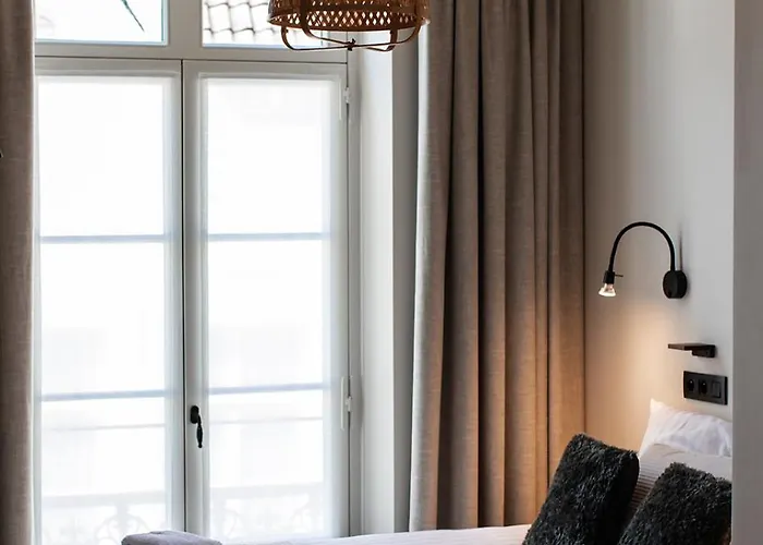 Central hotel: Hotel Rose Red