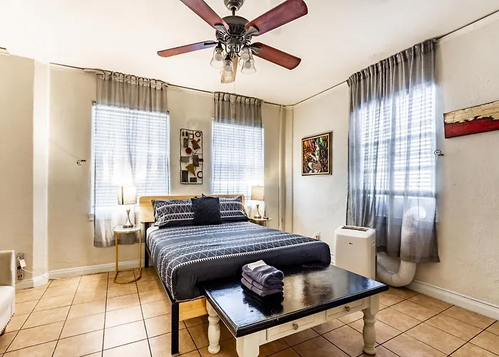 Vacation rental: Casa Bonita Apartments